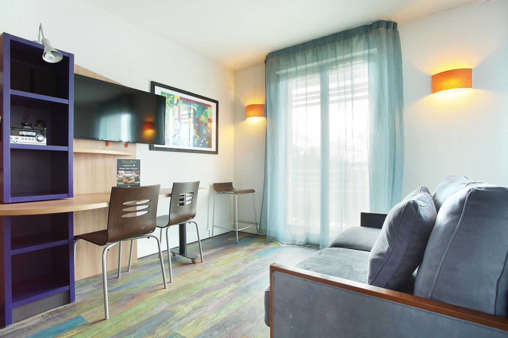 Suite-Home Orleans-Saran Exteriör bild