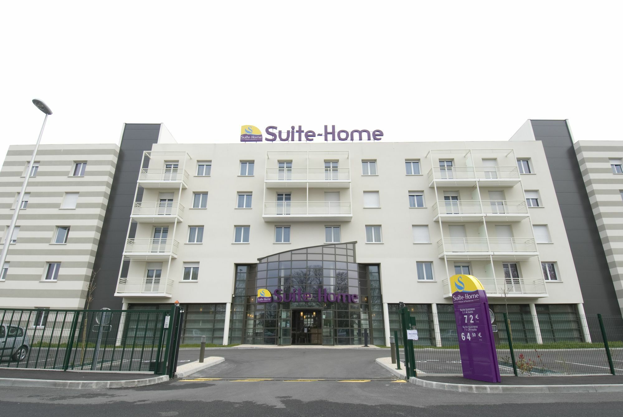 Suite-Home Orleans-Saran Exteriör bild